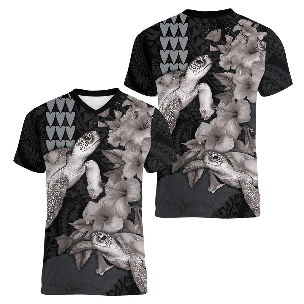 Hawaiian Turtle Love Couple Women V-Neck T-Shirt - Sweet Hibiscus and Kakau Pattern Grayscale Color LT03 - Polynesian Pride