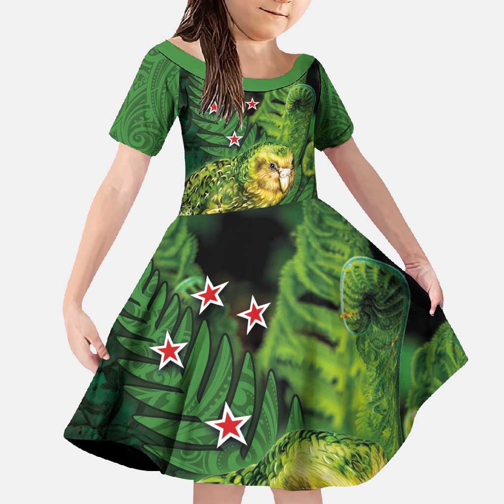 New Zealand Kkp Family Matching Off Shoulder Maxi Dress and Hawaiian Shirt Silver Fern with Close up of Green Fern Leaves and Maori Tattoo LT03 Daughter's Dress Green - Polynesian Pride