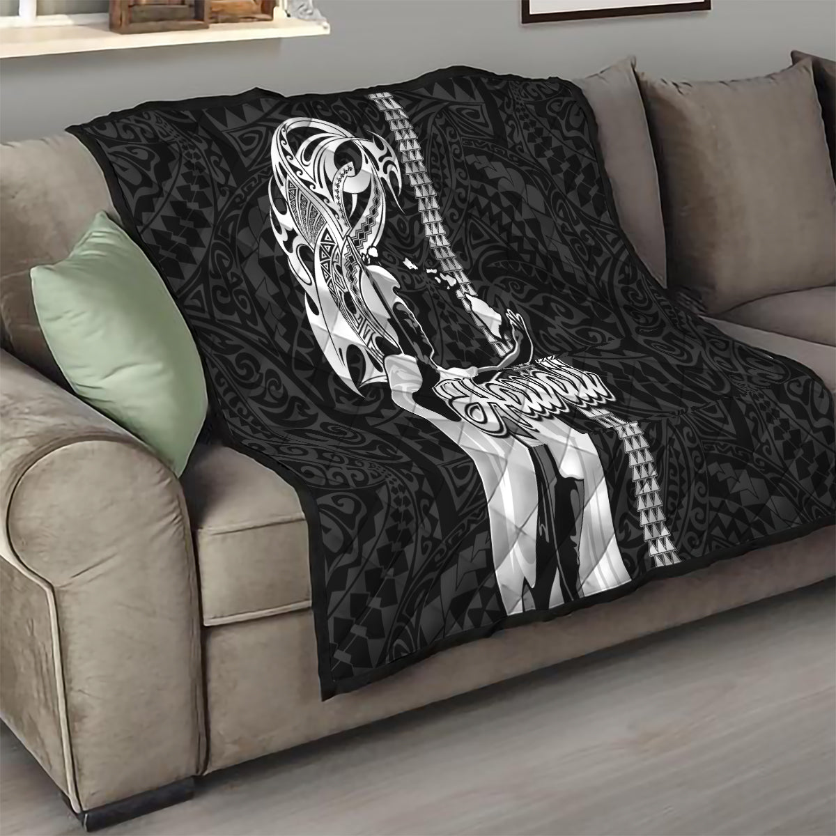 Hawaii Molokai Island Quilt Hawaiian King and Kakau Symbols Abstract Shoulder Tattoo LT03 - Polynesian Pride