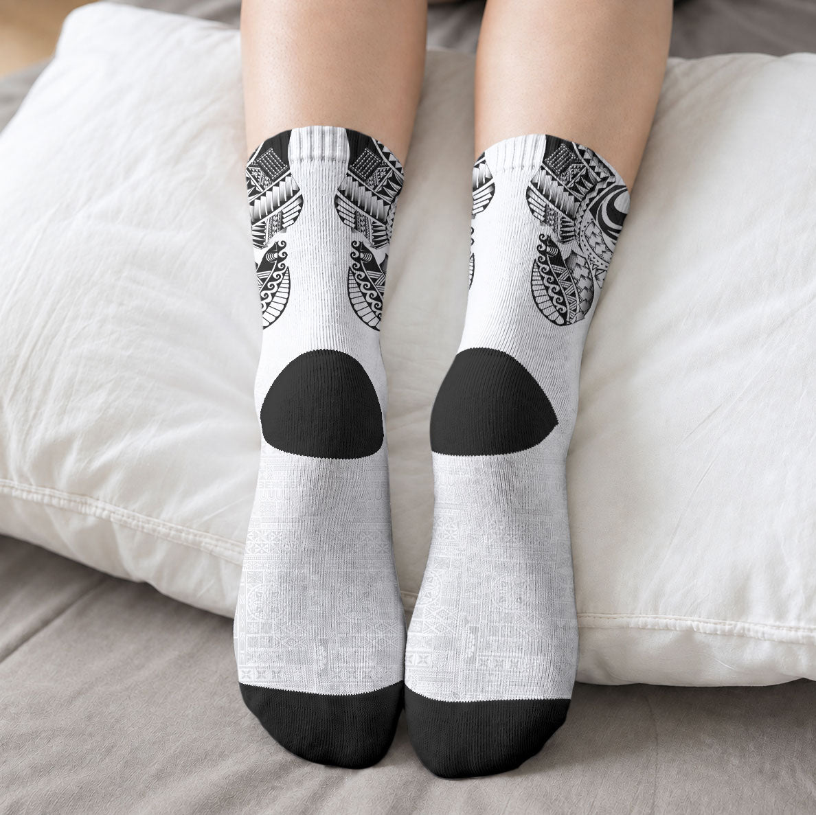 Super Samoa 685 Tribal Tattoo Crew Socks Siapo Pattern White Edition LT03 - Polynesian Pride