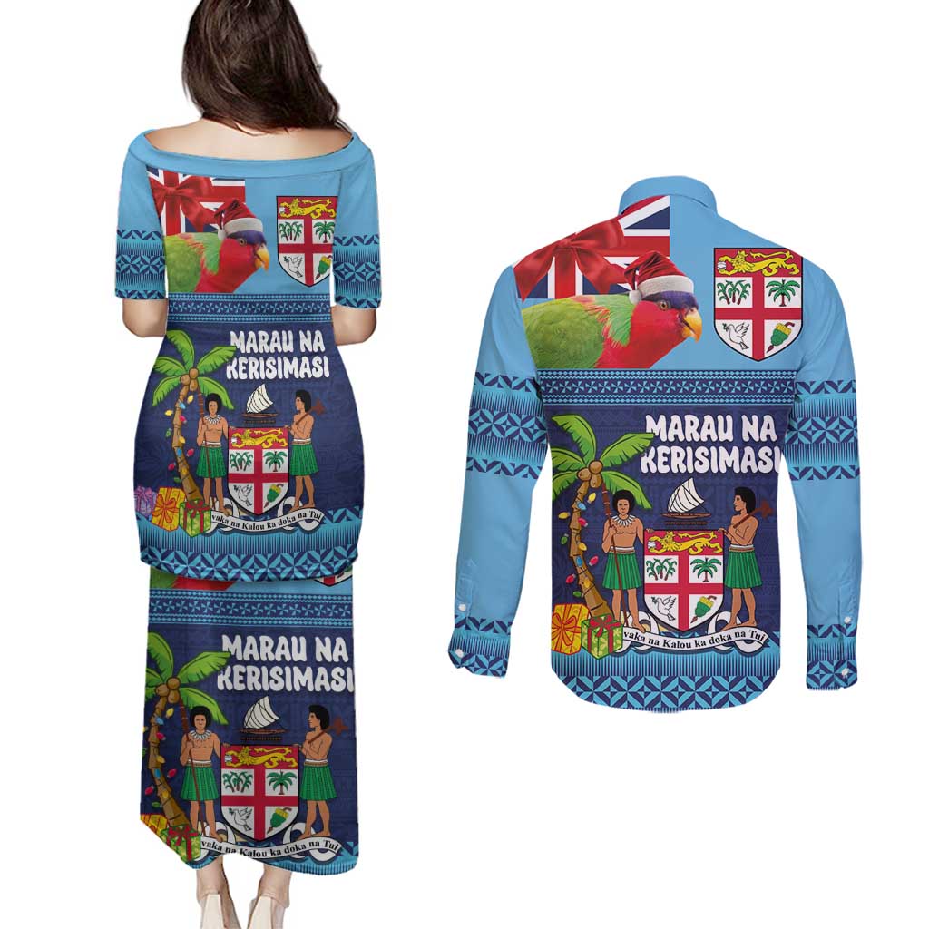 Fiji Marau na Kerisimasi Couples Matching Puletasi and Long Sleeve Button Shirt Christmas Collared Lory - Fiji Emblems and Xmas Palm Tree Tapa Art Pattern LT03 - Polynesian Pride