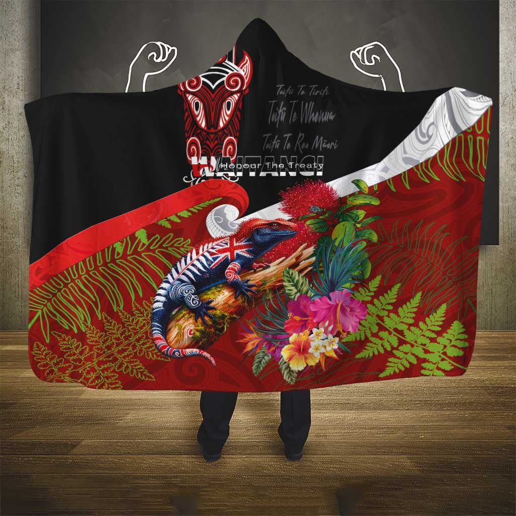 Aotearoa Toitu Te Tiriti Hooded Blanket Waitangi-Honour The Treaty NZ Tuatara and Plants LT03 - Polynesian Pride