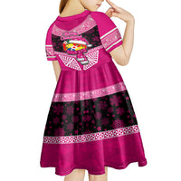 Tonga Christmas Kid Short Sleeve Dress Tongan Coat of Arms Santa With Ngatu Pattern Christmas Pink Style LT03 - Polynesian Pride