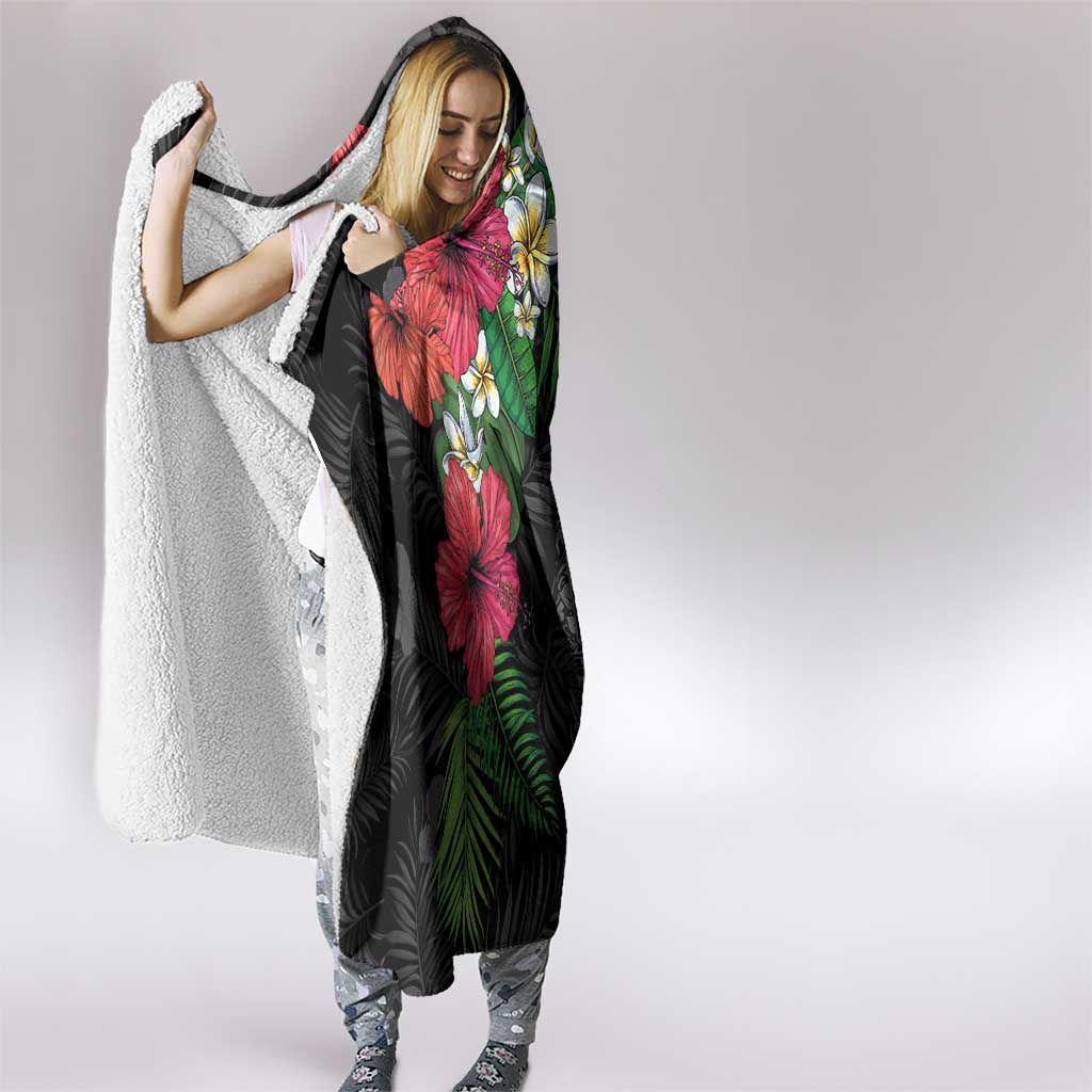 Hawaiian Tropical Plants Hooded Blanket Kakau Tattoo and Polynesian Pattern Half Black Color