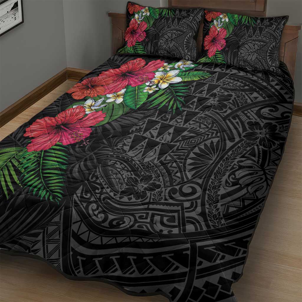Hawaiian Tropical Plants Quilt Bed Set Kakau Tattoo and Polynesian Pattern Half Black Color
