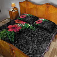 Hawaiian Tropical Plants Quilt Bed Set Kakau Tattoo and Polynesian Pattern Half Black Color