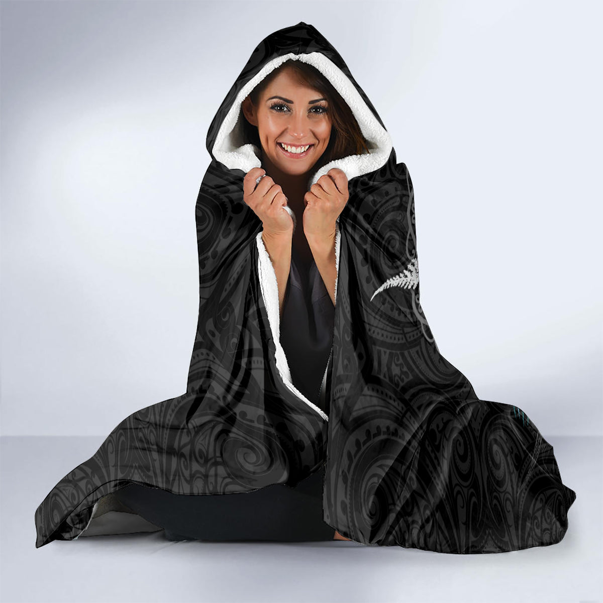 New Zealand Tuatara Hooded Blanket Silver Fern Hibiscus and Tribal Maori Pattern Black Color LT03 - Polynesian Pride