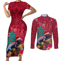 New Zealand Tuatara Christmas Couples Matching Short Sleeve Bodycon Dress and Long Sleeve Button Shirt Silver Fern and Xmas Pohutukawa Tree Red Color LT03 Red - Polynesian Pride