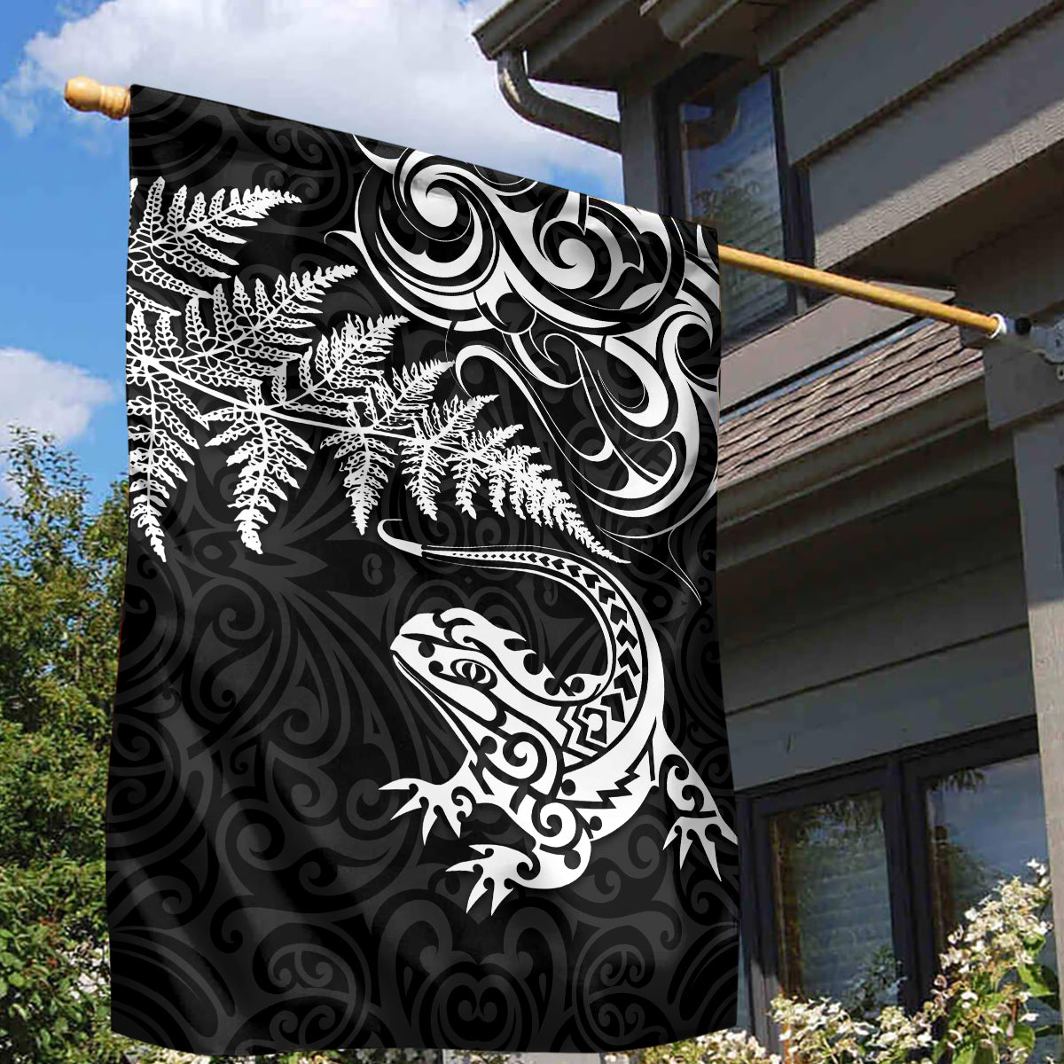 New Zealand Tuatara Tribal Tattoo Garden Flag Silver Fern and Maori Pattern Black Color LT03 - Polynesian Pride