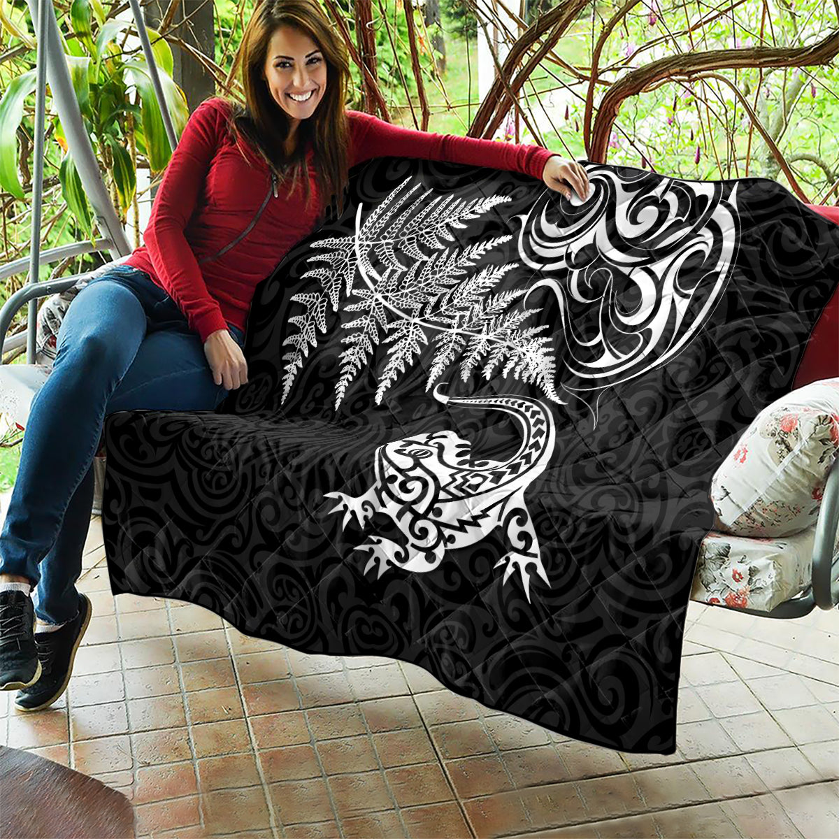 New Zealand Tuatara Tribal Tattoo Quilt Silver Fern and Maori Pattern Black Color LT03 - Polynesian Pride