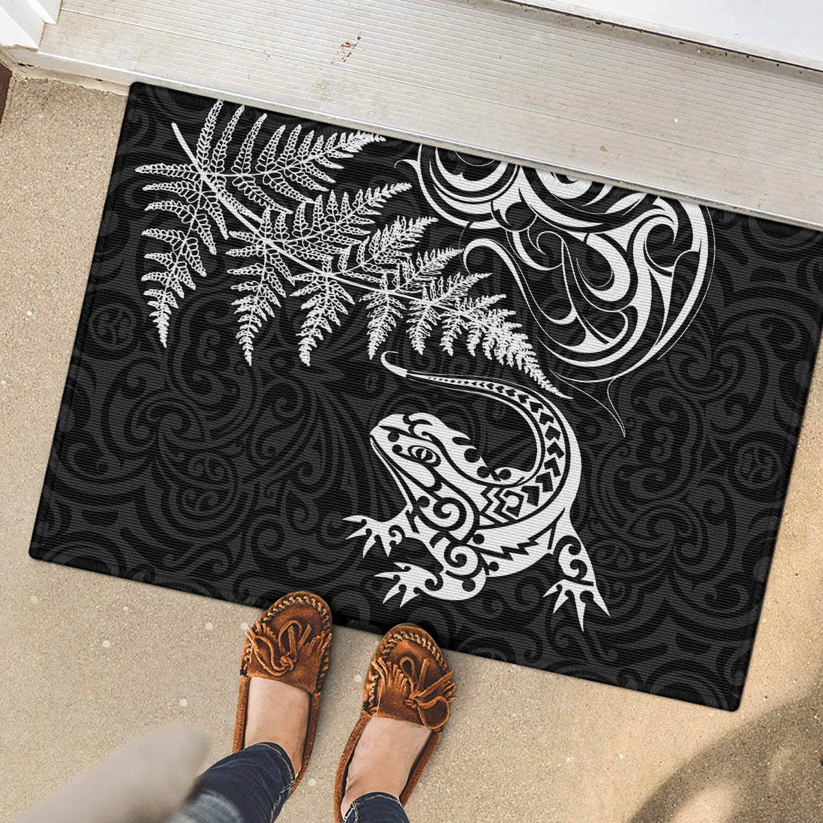 New Zealand Tuatara Tribal Tattoo Rubber Doormat Silver Fern and Maori Pattern Black Color LT03 - Polynesian Pride