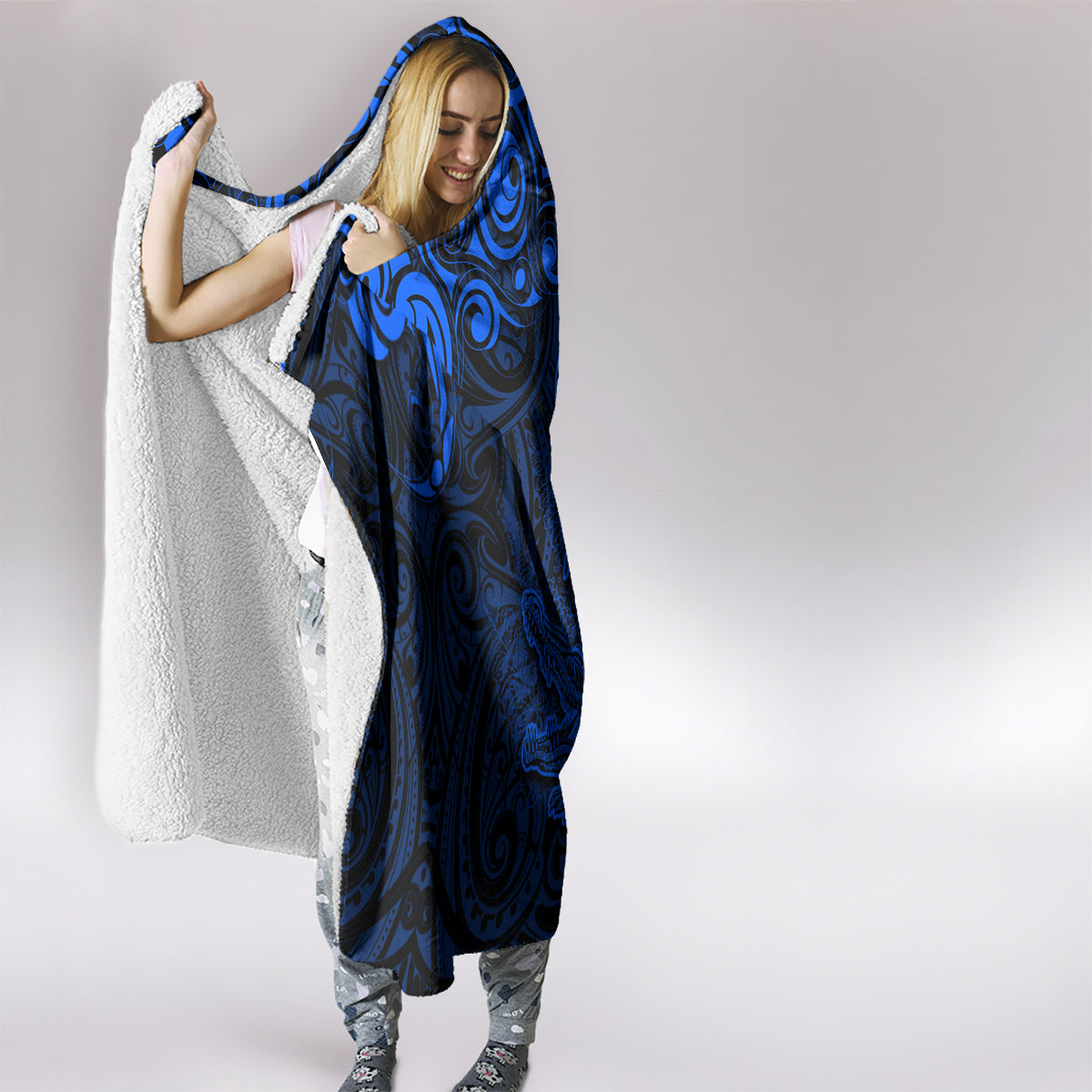New Zealand Crocodile Tattoo and Fern Hooded Blanket Maori Pattern Blue Color LT03 - Polynesian Pride