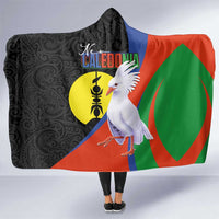 New Caledonia Hooded Blanket Kagu Bird and The Seal with Melanesian Culture LT03 One Size Black - Polynesian Pride