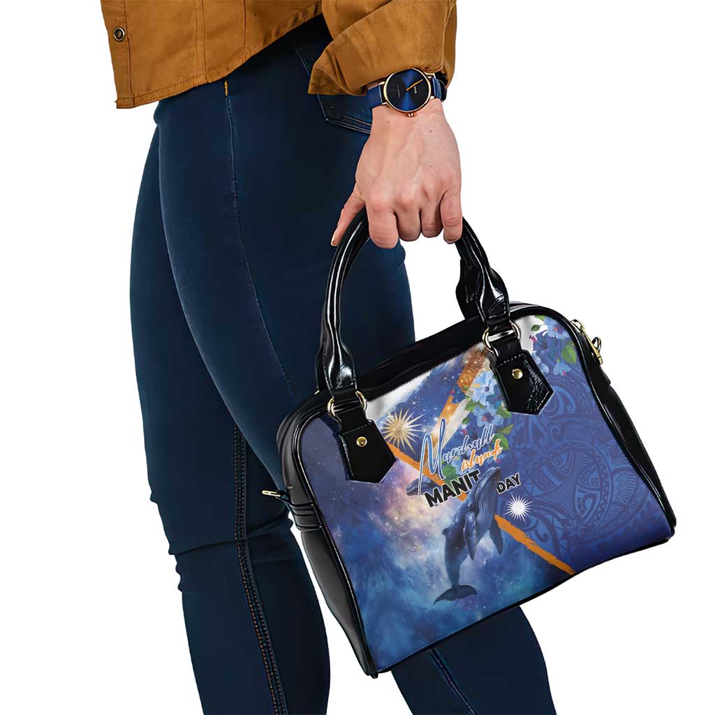 Marshall Islands Manit Day Shoulder Handbag Grunge National Flag with Whales and Tribal Tattoos - Polynesian Pride