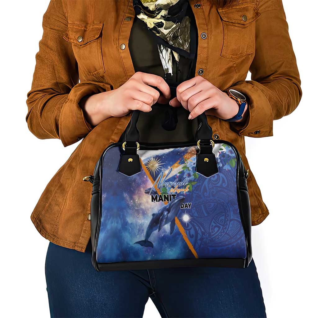 Marshall Islands Manit Day Shoulder Handbag Grunge National Flag with Whales and Tribal Tattoos - Polynesian Pride