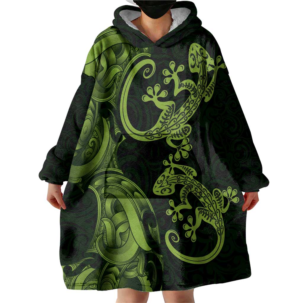 New Zealand Gecko Maori Art Tattoo Wearable Blanket Hoodie LT03 - Polynesian Pride