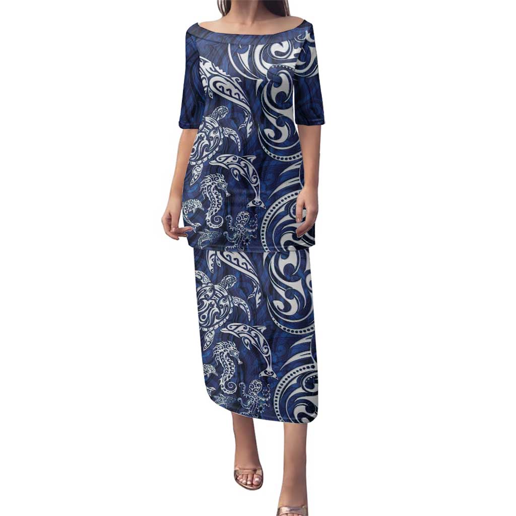 New Zealand Connecting with Seas Family Matching Puletasi and Hawaiian Shirt Maori Tribal and Sea Animals Tattoo - White Glass Style LT03 Mom's Dress Navy - Polynesian Pride