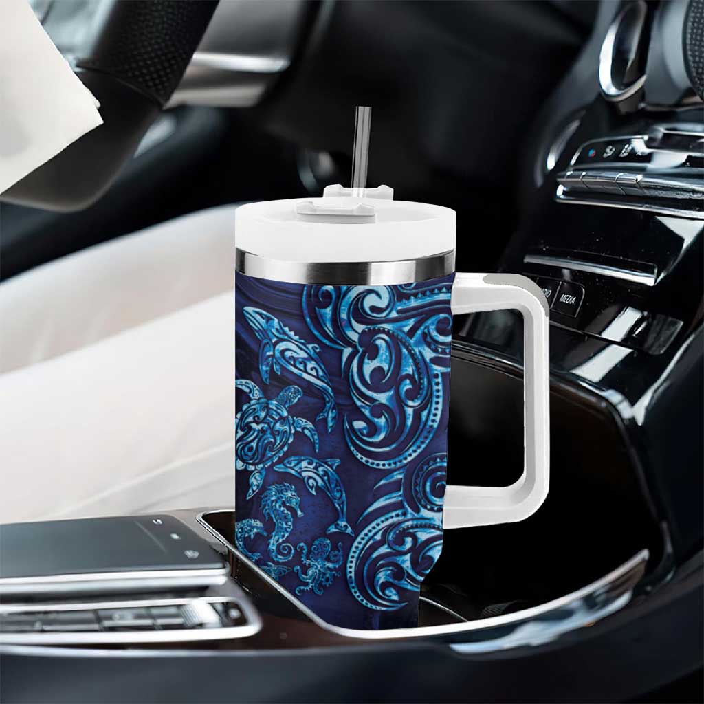 New Zealand Connecting with Seas Tumbler With Handle Maori Tribal and Sea Animals Tattoo - Sea Texture Glass Style LT03 - Polynesian Pride