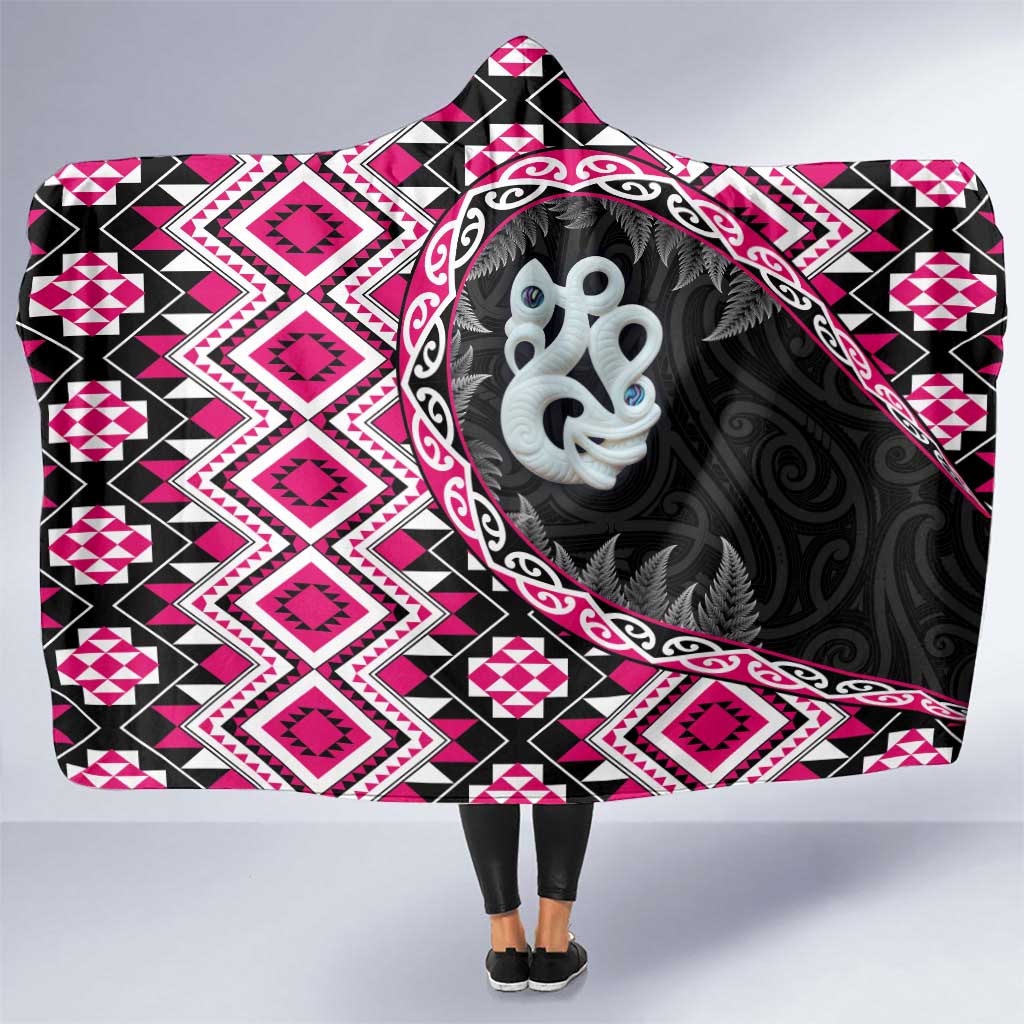 Pink Taniko Motif Aotearoa Manaia and Silver Fern Hooded Blanket LT03 One Size Pink - Polynesian Pride