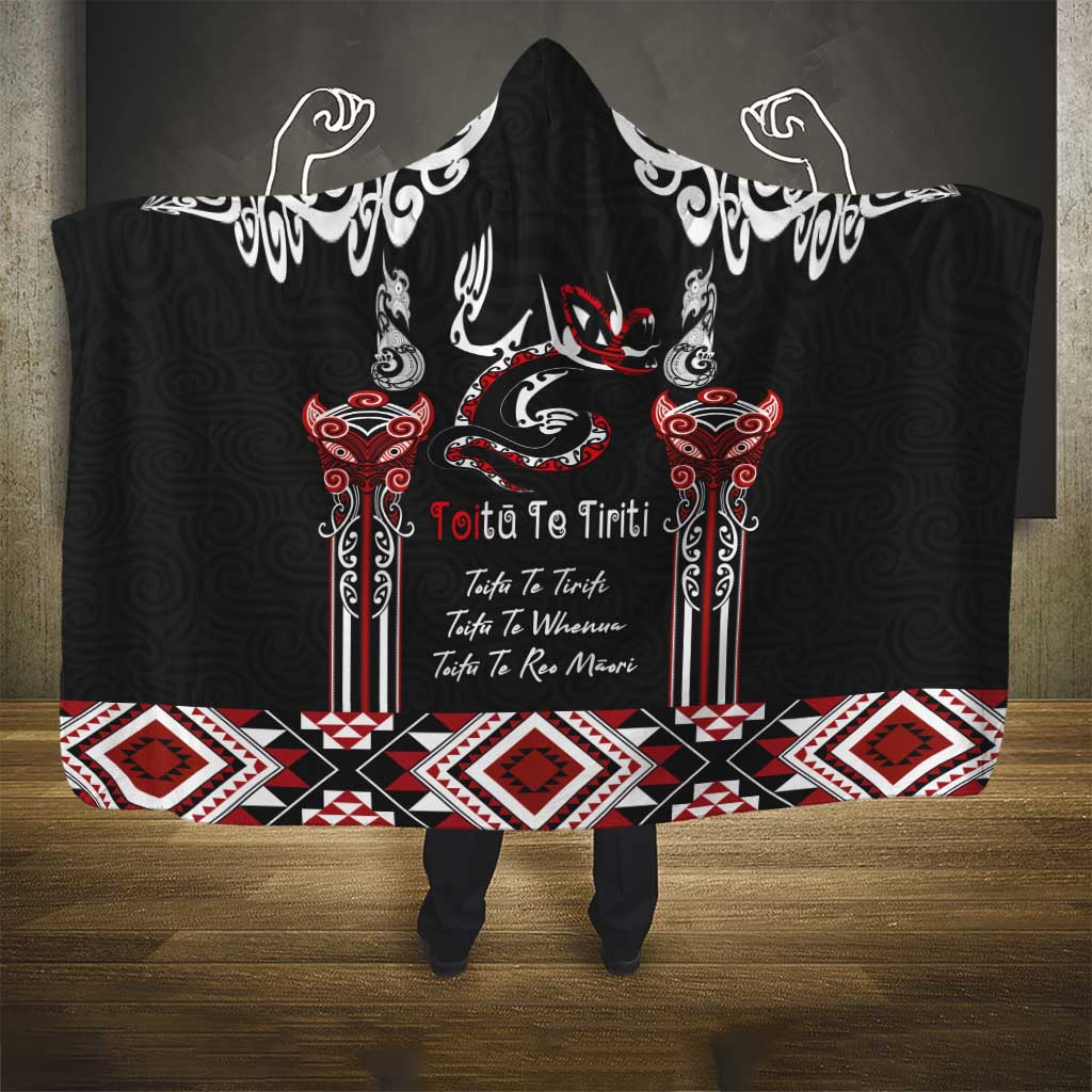 Aotearoa Toitu Te Tiriti-Maori Taniwha Hooded Blanket Toitu Te Whenua Toitu Te Reo Maori LT03 - Polynesian Pride