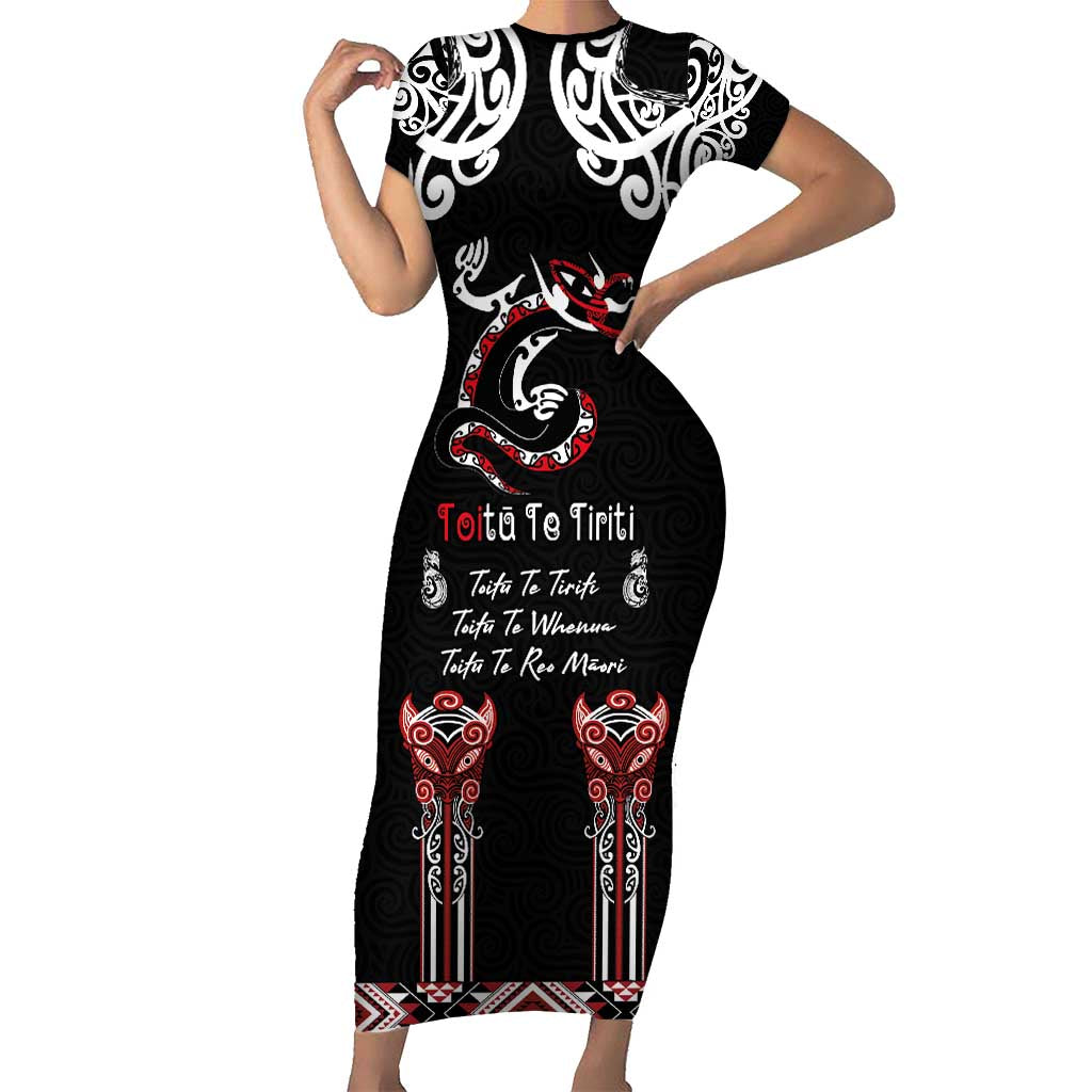 Aotearoa Toitu Te Tiriti-Maori Taniwha Short Sleeve Bodycon Dress Toitu Te Whenua Toitu Te Reo Maori LT03 Long Dress Black - Polynesian Pride