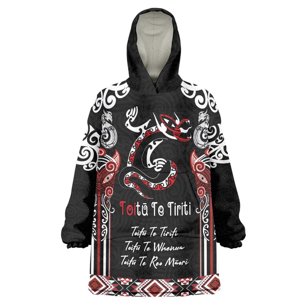 Aotearoa Toitu Te Tiriti-Maori Taniwha Wearable Blanket Hoodie Toitu Te Whenua Toitu Te Reo Maori LT03 One Size Black - Polynesian Pride