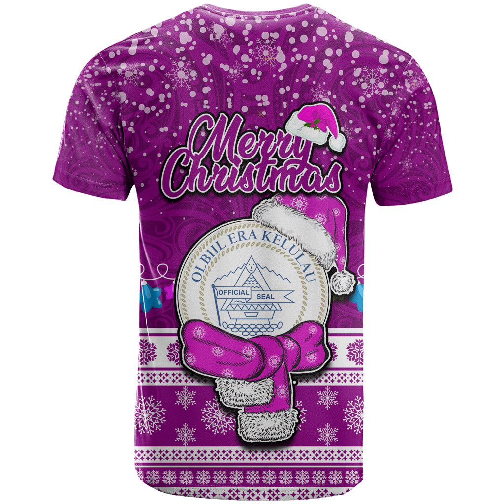 Palau Christmas T Shirt Snowman Hugs Palau Coat of Arms Maori Pattern Pink Style LT03 - Polynesian Pride