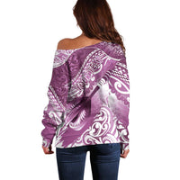 Personalised New Zealand Aotearoa Darts Masters Off Shoulder Sweater Maori Art Tattoo with Tribal Dart Symbol Pink LT03 - Polynesian Pride