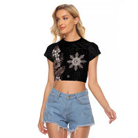 Tropical Hawaii and Philippines Raglan Cropped T Shirt Kanaka Maoli and Sun Badge Batok Tattoo Grayscale LT03 Female Black - Polynesian Pride