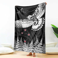 New Zealand Kea Bird Blanket Maori Tattoo and Silver Fern Black Color LT03 - Polynesian Pride