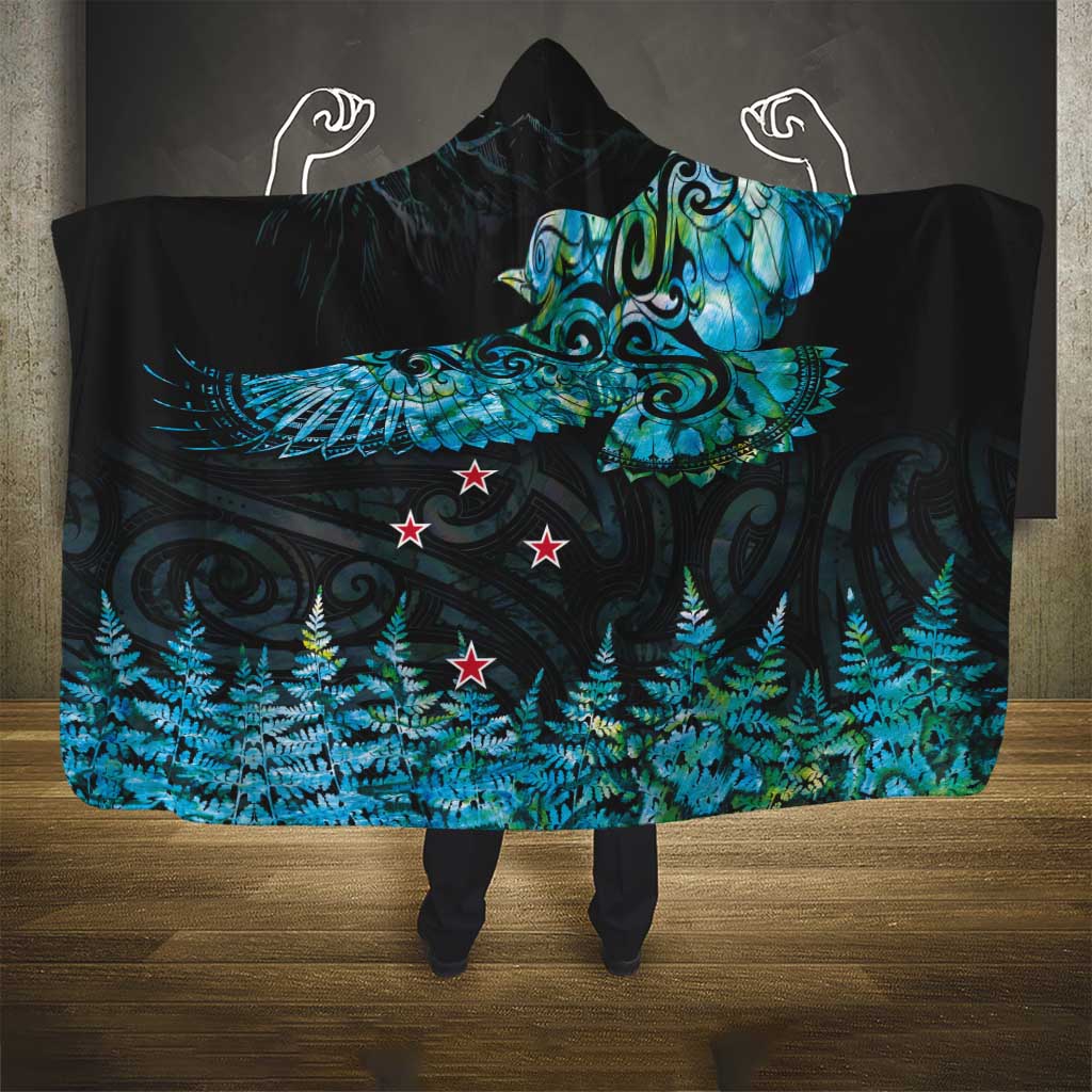 New Zealand Kea Bird Hooded Blanket Maori Tattoo and Silver Fern Paua Shell Style LT03 - Polynesian Pride