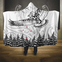 New Zealand Kea Bird Hooded Blanket Maori Tattoo and Silver Fern White Color LT03 - Polynesian Pride