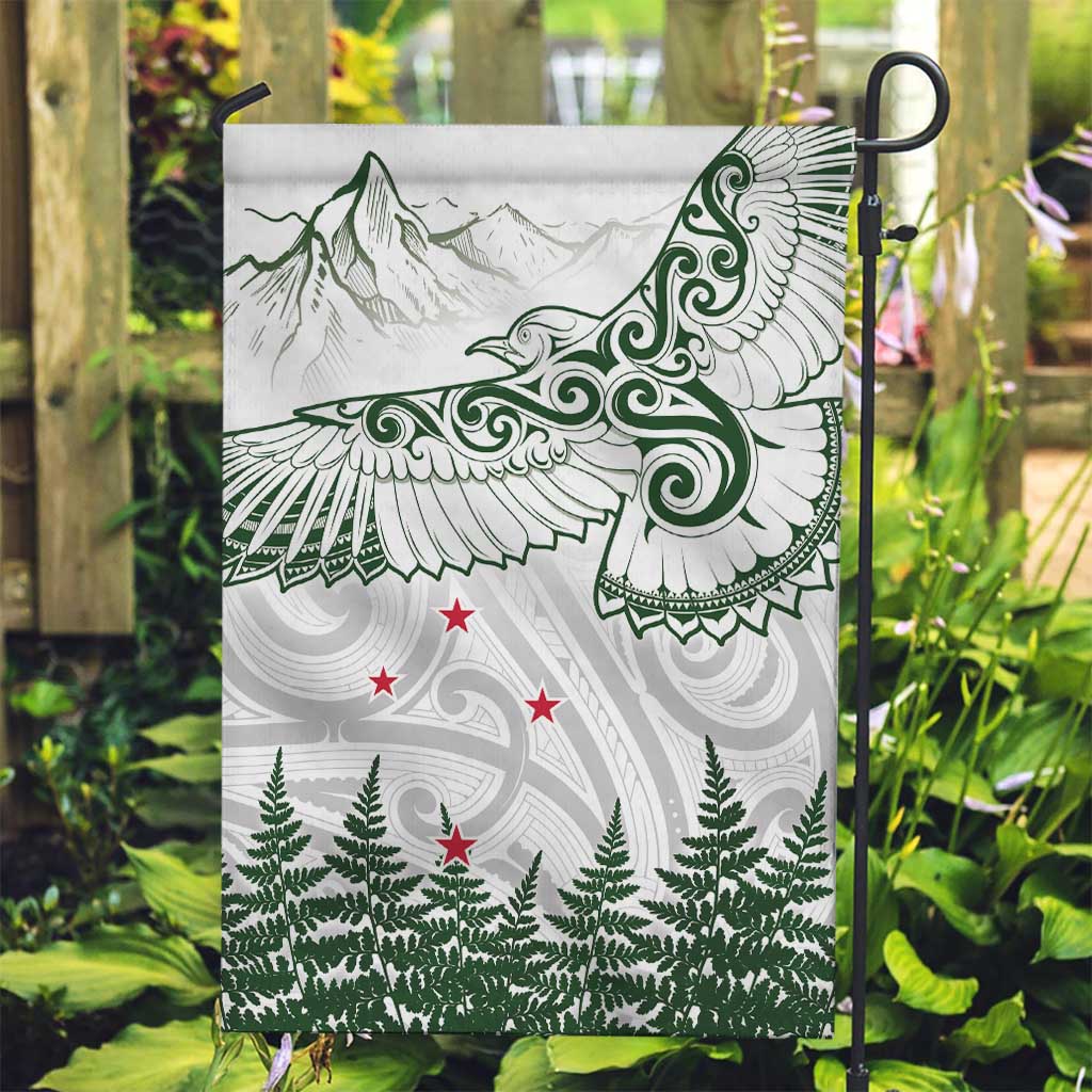 New Zealand Kea Bird Garden Flag Maori Tattoo and Silver Fern Green Color LT03 Garden Flag White - Polynesian Pride