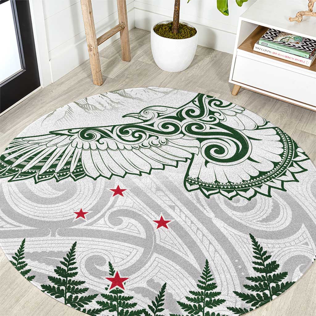 New Zealand Kea Bird Round Carpet Maori Tattoo and Silver Fern Green Color LT03 White - Polynesian Pride