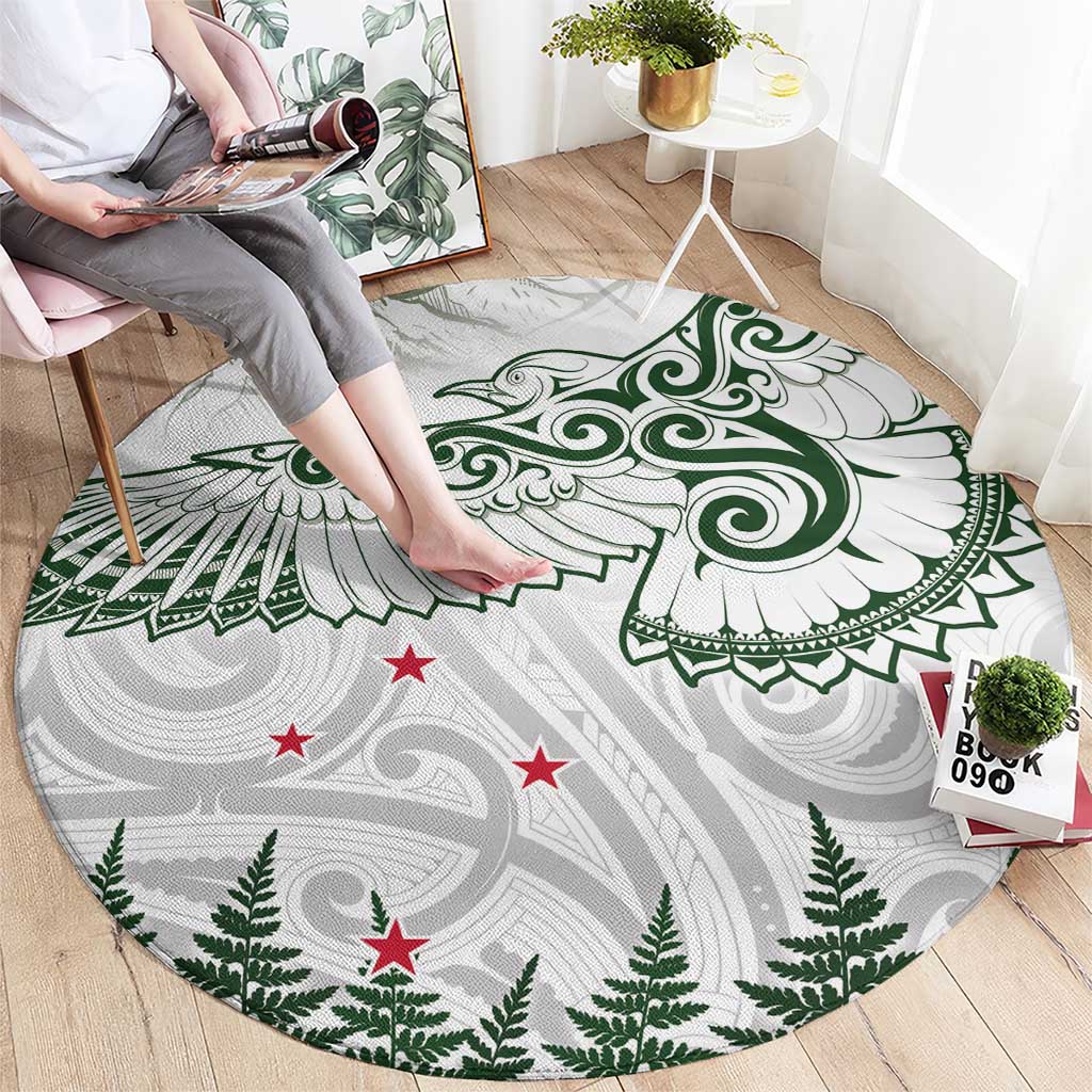 New Zealand Kea Bird Round Carpet Maori Tattoo and Silver Fern Green Color LT03 - Polynesian Pride