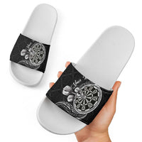 Personalised Niue Darts Masters Slide Sandals Tribal Hiapo Dartboard - Polynesian Pride