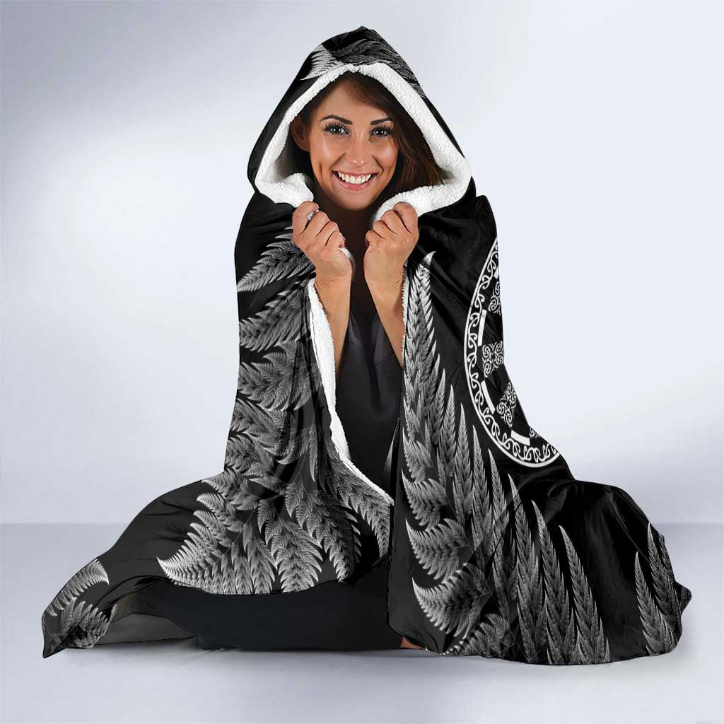 Personalised New Zealand Aotearoa Darts Masters Hooded Blanket Silver Fern and Maori Spirit LT03 - Polynesian Pride