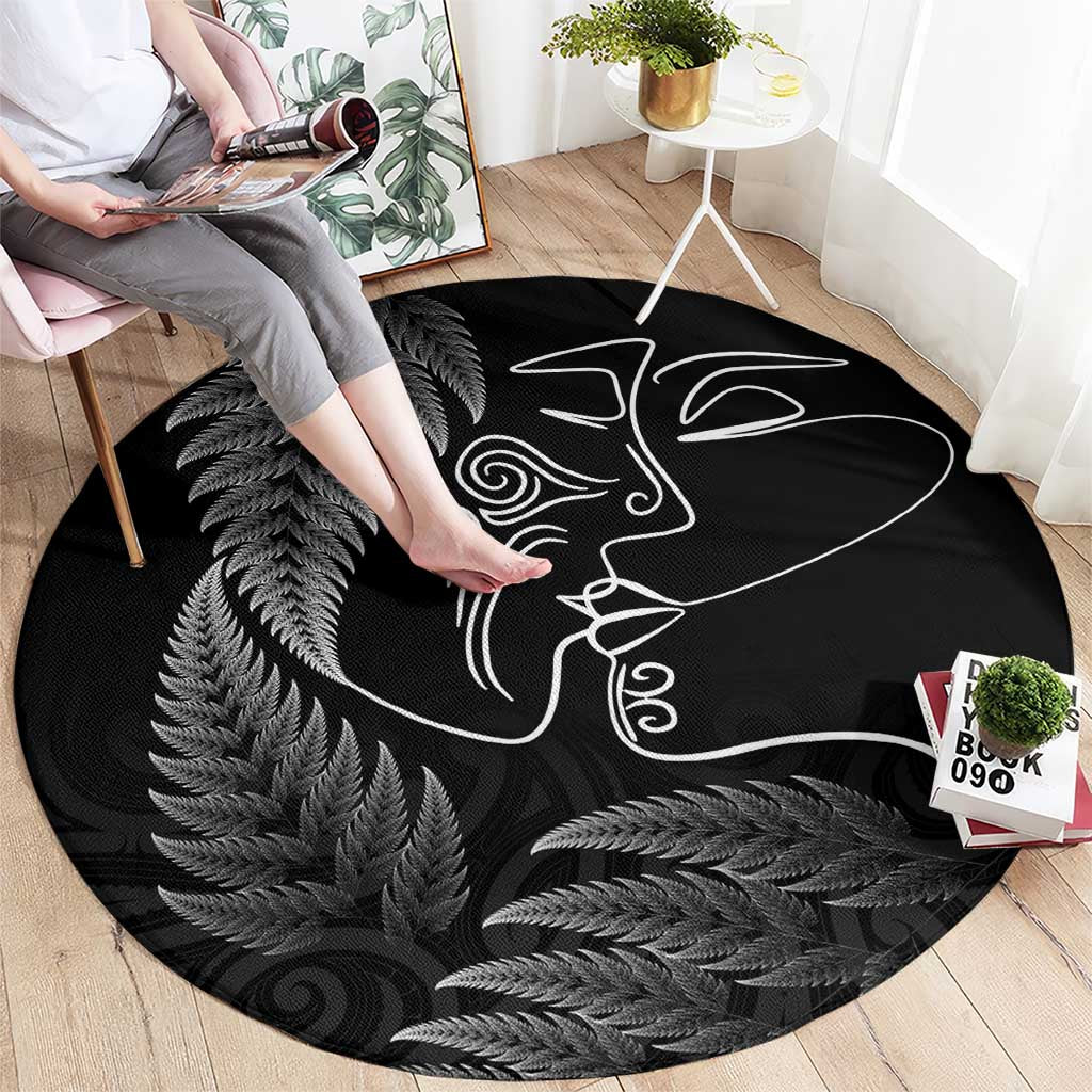 New Zealand Valentine's Day Round Carpet Silver Fern and Line Art Love Couple LT03 - Polynesian Pride