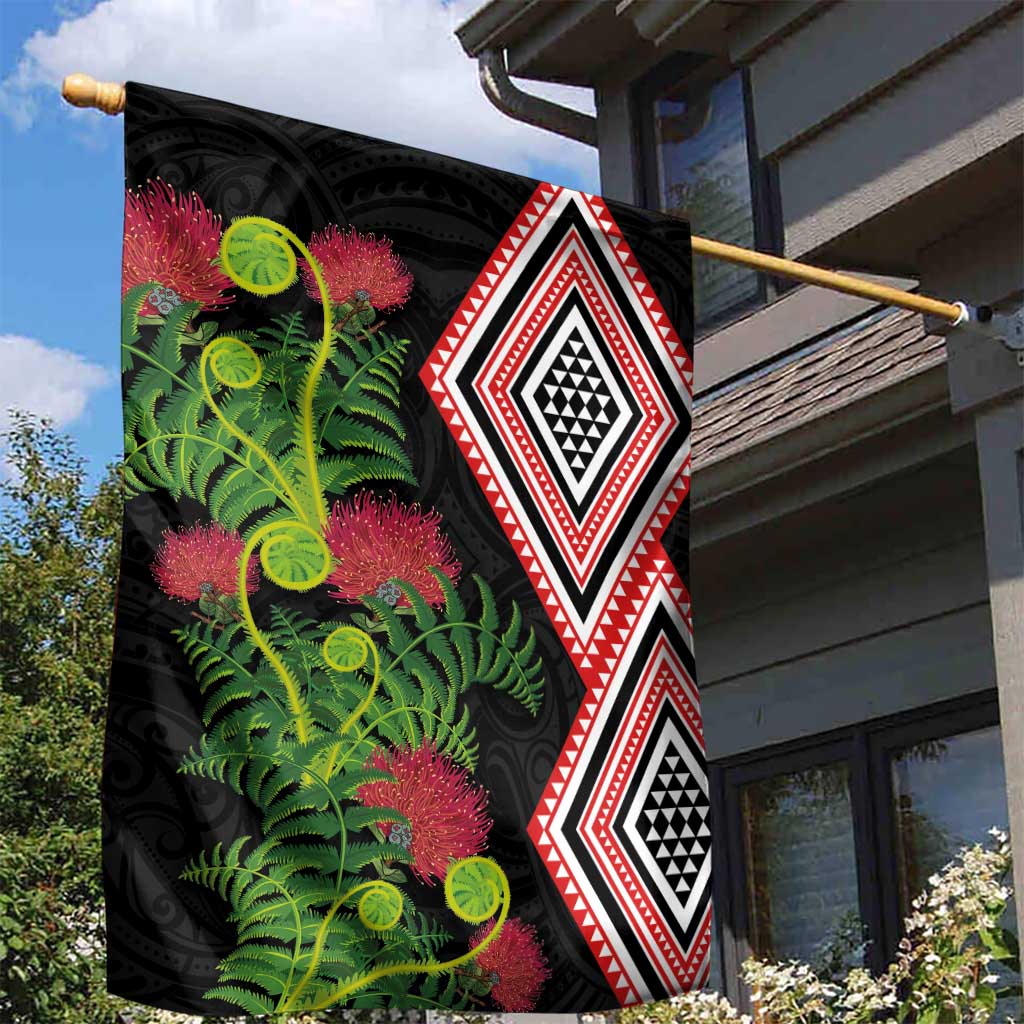 Aotearoa Tukutuku Motif Garden Flag Pohutukawa and Fern Leaves LT03 - Polynesian Pride