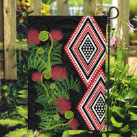 Aotearoa Tukutuku Motif Garden Flag Pohutukawa and Fern Leaves LT03 Garden Flag Black - Polynesian Pride