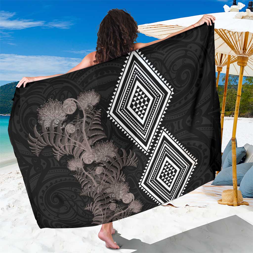 Aotearoa Tukutuku Motif Sarong Pohutukawa and Fern Leaves Grayscale Color LT03 One Size 44 x 66 inches Black - Polynesian Pride
