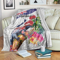 New Zealand Christmas Blanket Meri Kirihimete-Tuatara and Pohutukawa White Color LT03 White - Polynesian Pride