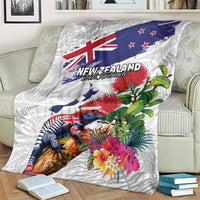 New Zealand Christmas Blanket Meri Kirihimete-Tuatara and Pohutukawa White Color LT03 - Polynesian Pride