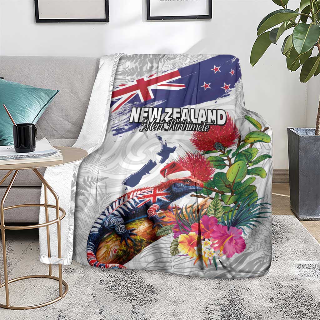 New Zealand Christmas Blanket Meri Kirihimete-Tuatara and Pohutukawa White Color LT03 - Polynesian Pride