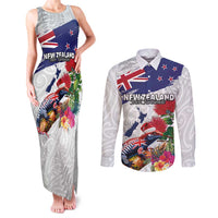 New Zealand Christmas Couples Matching Tank Maxi Dress and Long Sleeve Button Shirt Meri Kirihimete-Tuatara and Pohutukawa White Color LT03 White - Polynesian Pride
