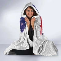 New Zealand Christmas Hooded Blanket Meri Kirihimete-Tuatara and Pohutukawa White Color LT03 - Polynesian Pride