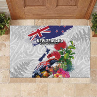 New Zealand Christmas Rubber Doormat Meri Kirihimete-Tuatara and Pohutukawa White Color LT03 White - Polynesian Pride