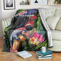New Zealand Christmas Blanket Meri Kirihimete-Tuatara and Pohutukawa Black Color LT03 Black - Polynesian Pride