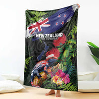 New Zealand Christmas Blanket Meri Kirihimete-Tuatara and Pohutukawa Black Color LT03 - Polynesian Pride