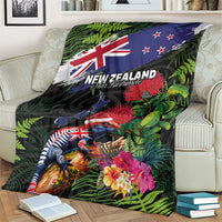 New Zealand Christmas Blanket Meri Kirihimete-Tuatara and Pohutukawa Black Color LT03 - Polynesian Pride